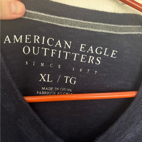 American Eagle Outfitters Men's Dark Navy V-Neck Sweater - Picture 2 of 4